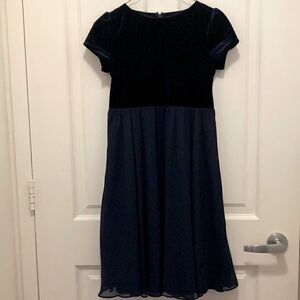Stage Accents Girls Velvet & Chiffon Navy Dress. Size 10.